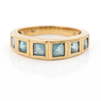 Ring, 18K guld med topaser.