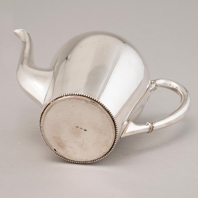 A sterling silver beaded teapot by Wilhelm Binder, Schwäbisch Gmünd, Germany.