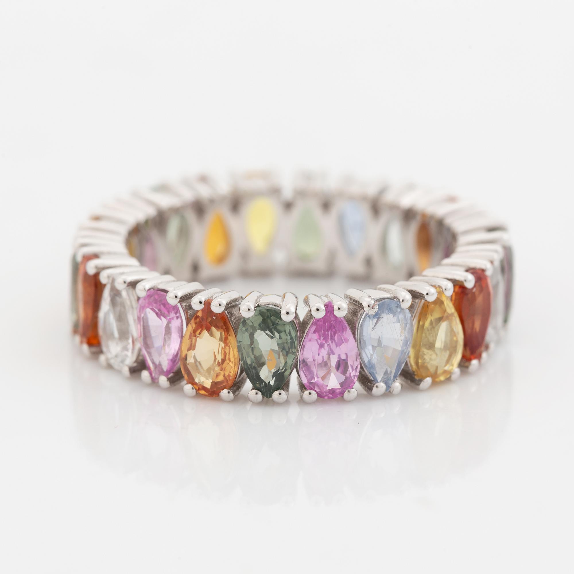 Pear shaped multicolour sapphire ring.