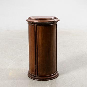 Cabinet, early 20th century.