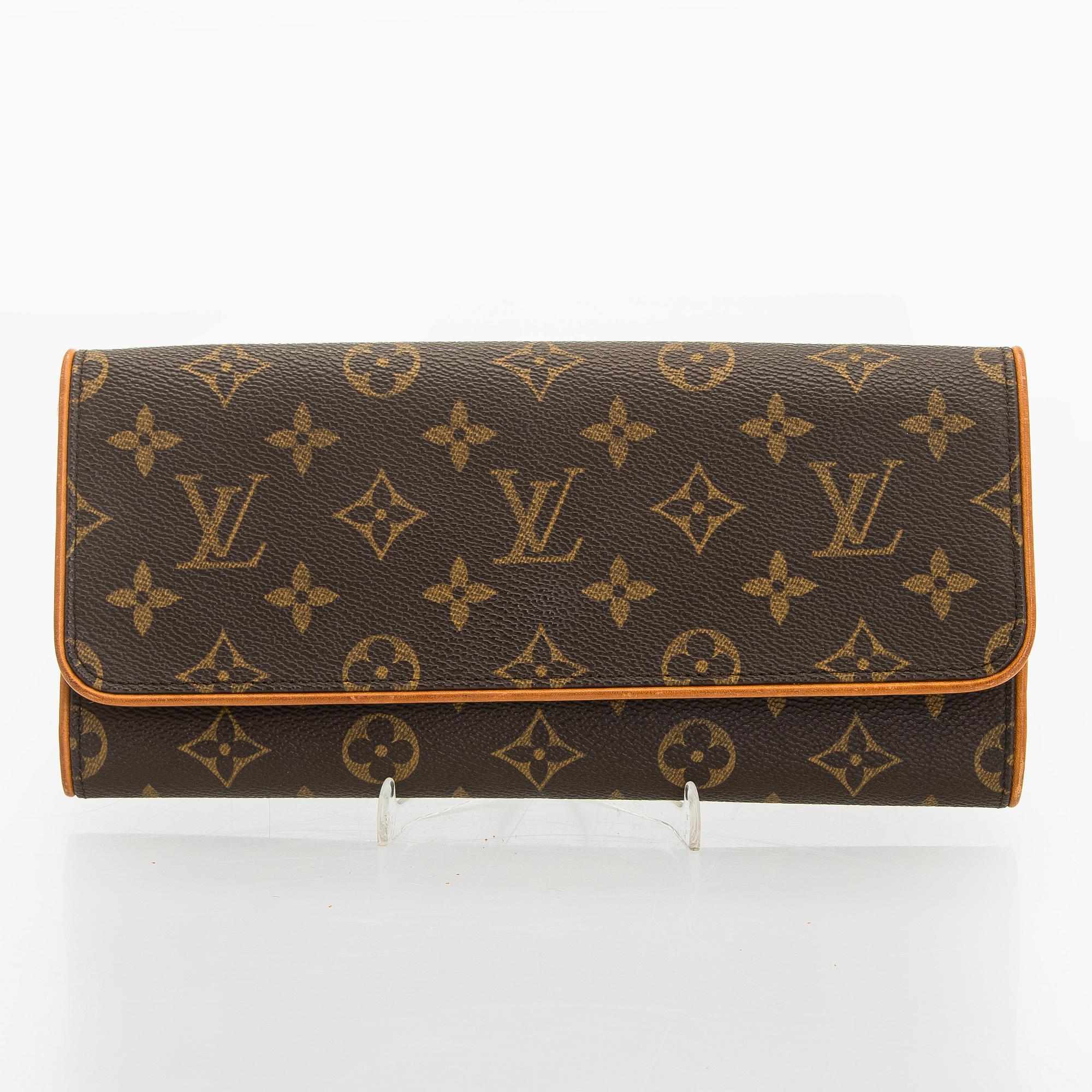Louis Vuitton, a 'Pochette Twin GM' bag.