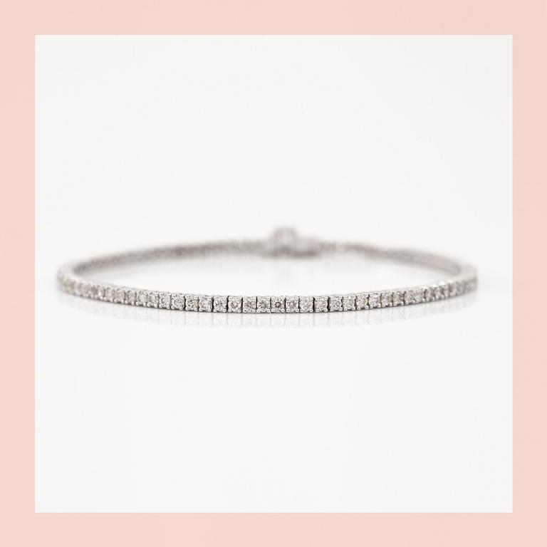 ARMBAND, rivière, 18k vitguld med briljantslipade diamanter tot ca 2.28ct.