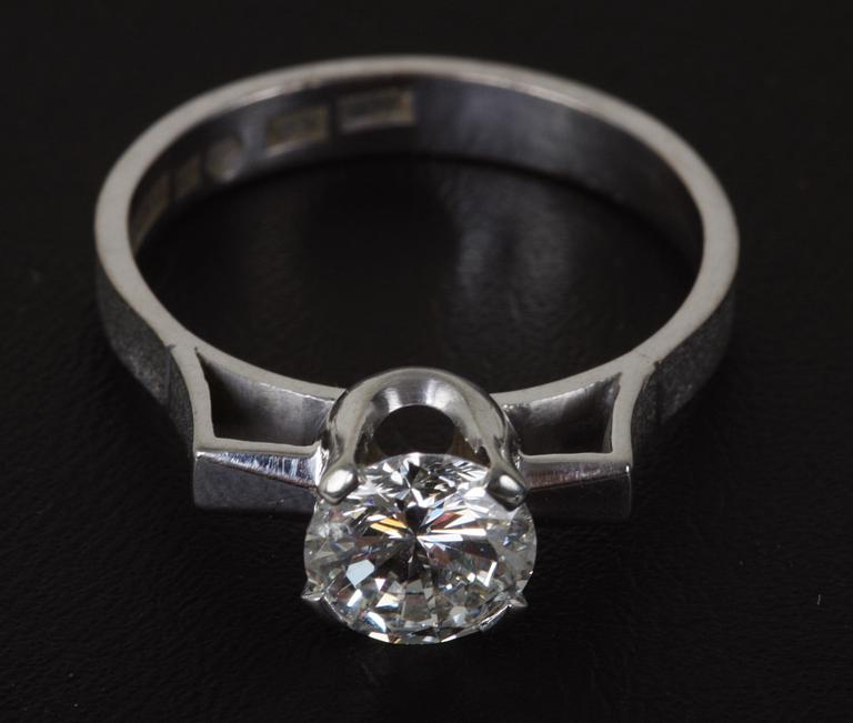 RING, 18K vg, m briljant, 1,33ct.