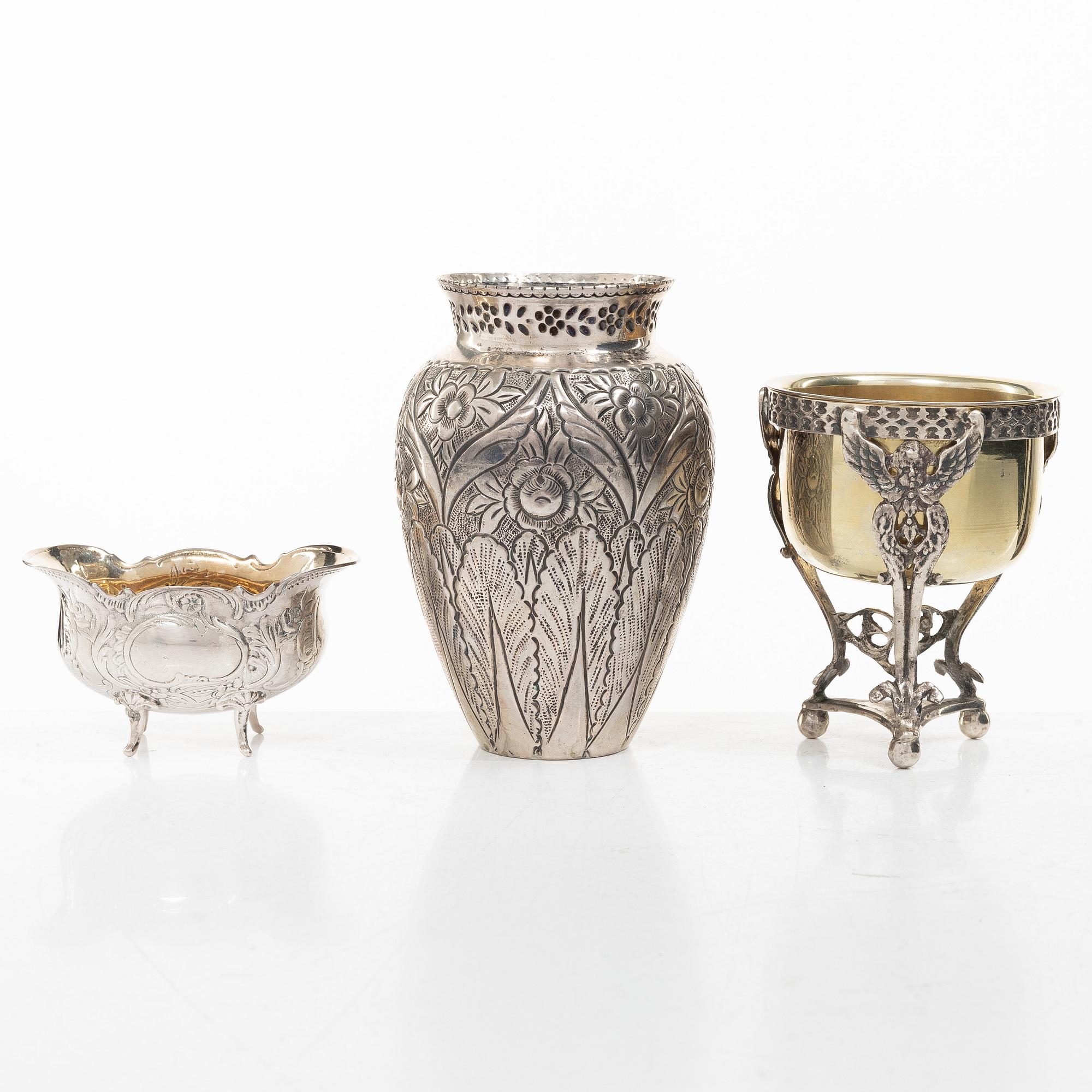 Vas samt två skålar, silver, bl a Gewe, Malmö 1967.