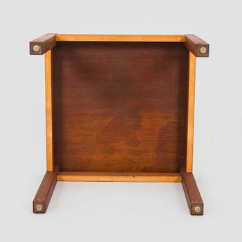 Carl Gustaf Hiort af Ornäs, pöytä, "Lamppupöytä", HMN, Huonekaluliike Mikko Nupponen 1960-luku.