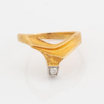 Björn Weckström, ring, 18K guld med briljantslipad diamant, "Diamantlöfte".