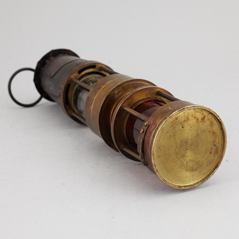 A miners lantern "Spiralarm", England, 20th Century.