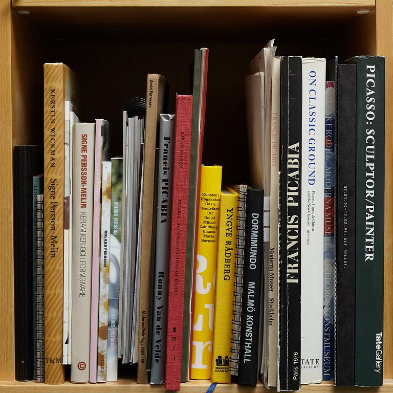 Björn Springfeldt's art library.