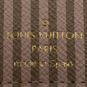 AVAIMENPERÄ / LAUKKUKORISTE, "Trunk", Louis Vuitton.