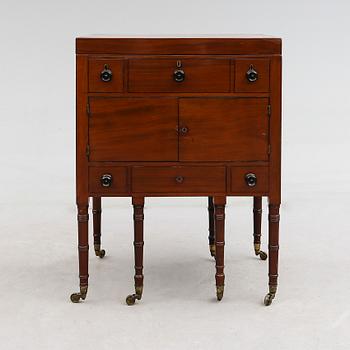 KOMMOD, England, 1800-talets mitt.