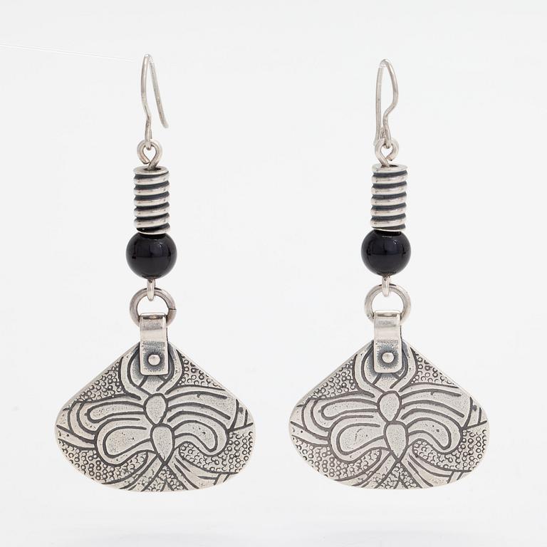 A sterling silver Jubilee collier and earrings set for Kalevala's 150th anniversary. Kalevala Koru Helsinki 1984, 1992.