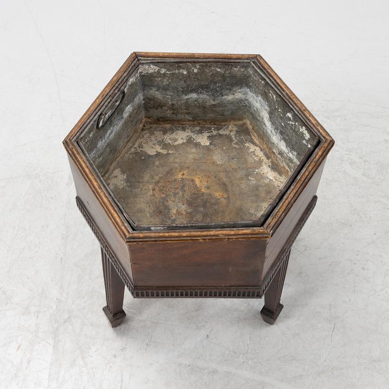A mahogany wine cooler, England, first half of the 19th Century.