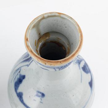 Vaser/bordslampor, 2 st, porslin, Kina, 1700-1800-tal.