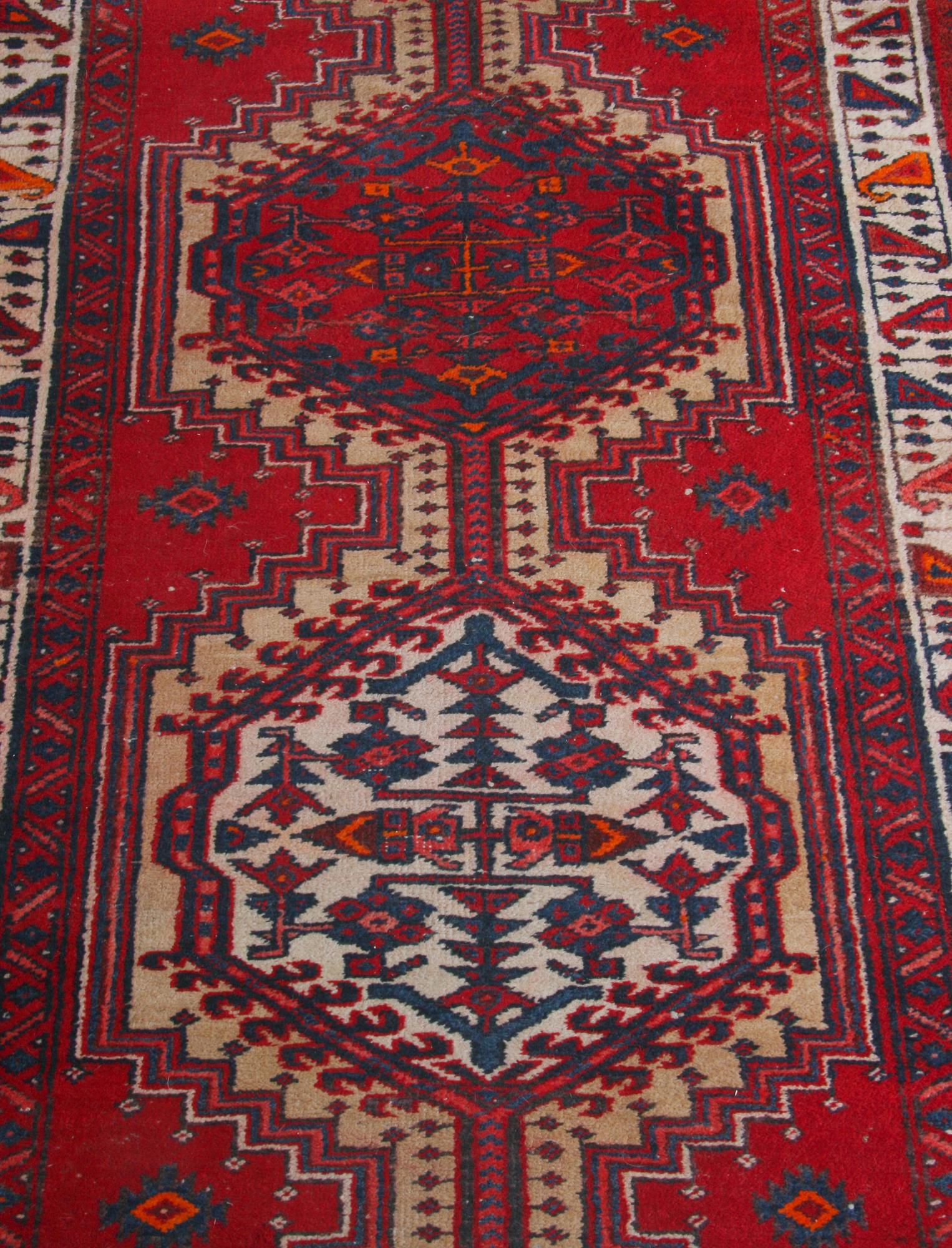 GALLERIMATTA, orientalisk. 328 x 100.