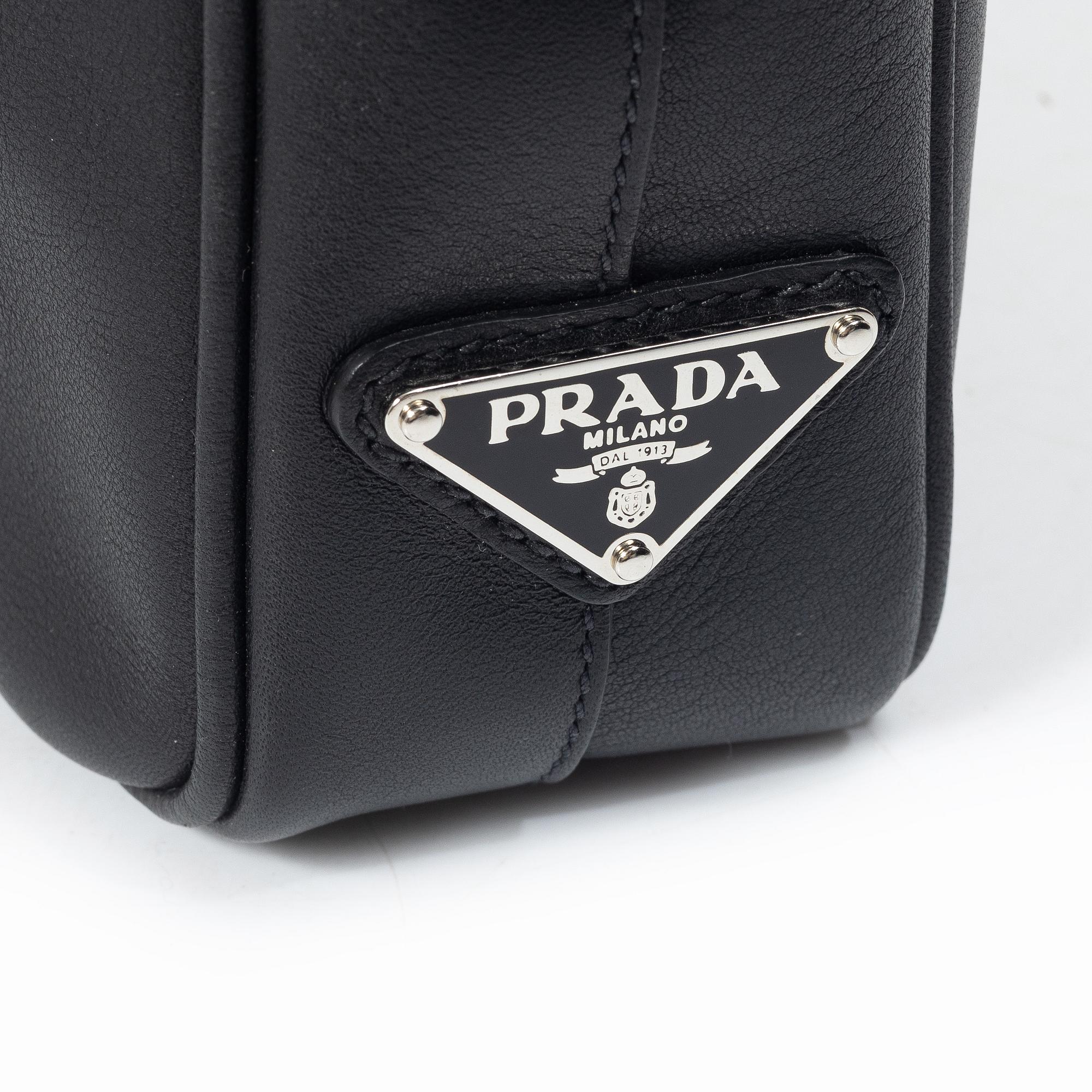 Prada, portfölj.