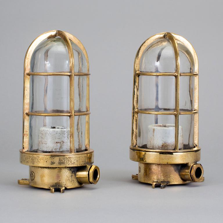 MÄSSBELYSNING, ett par. HR 1900-talets mitt.