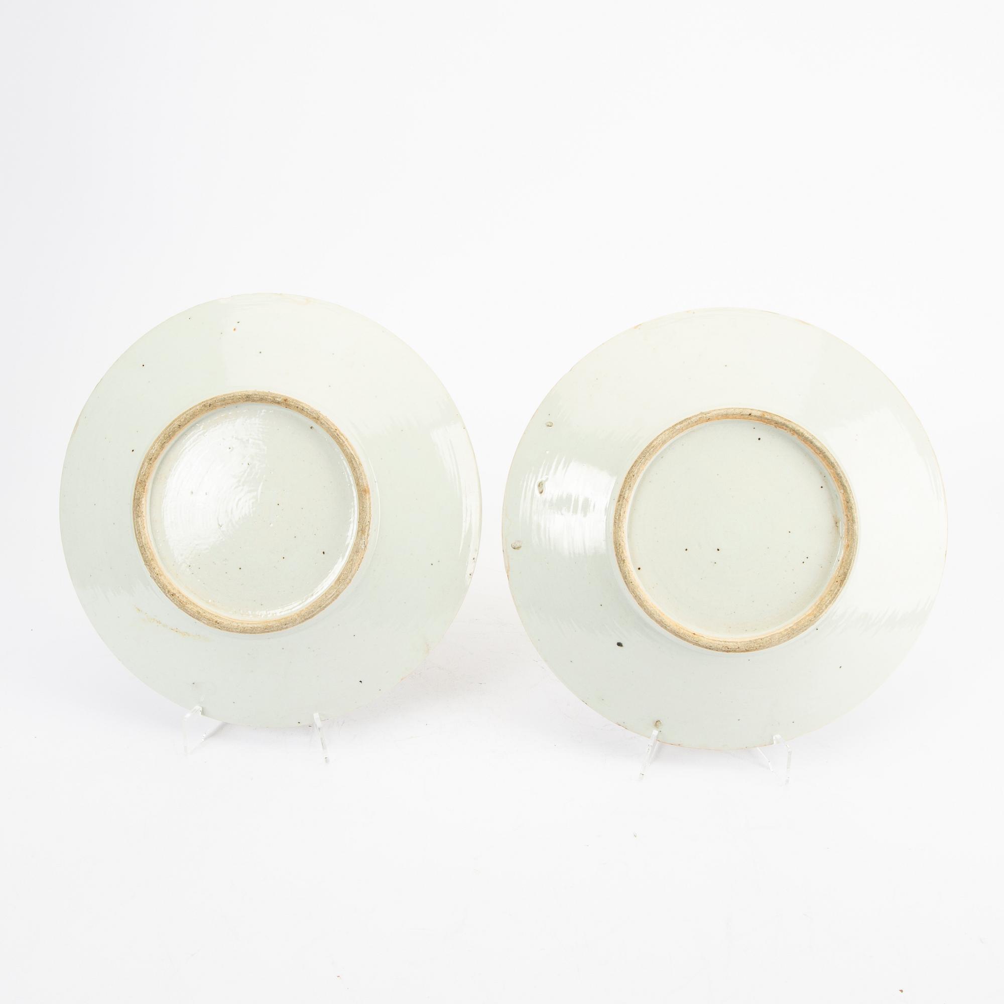 Fat, två stycken, porslin. Sen Qingdynasti, omkring 1900.