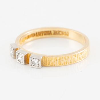Björn Weckström ring, "Timanttikihla", 18K guld med briljantslipade diamanter, Lapponia 1973.