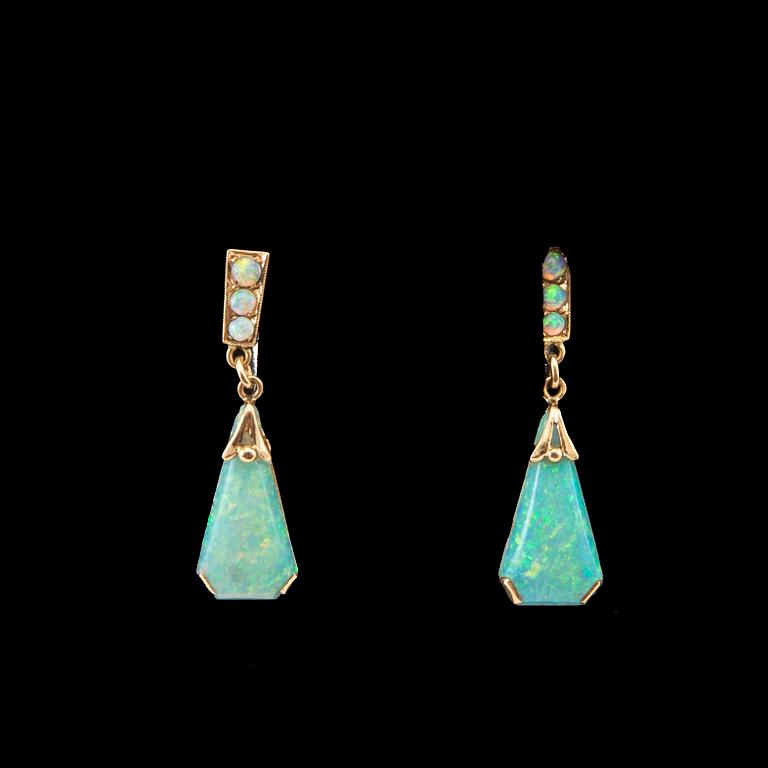 Earrings 18K gold and opal, France first half of the 20th century.