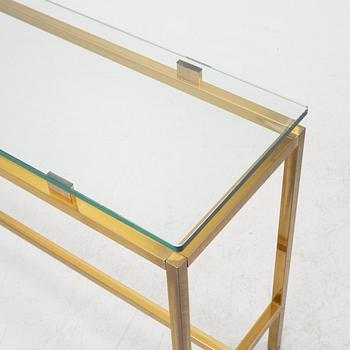 A brass and glass side table, end of the 20th Century.