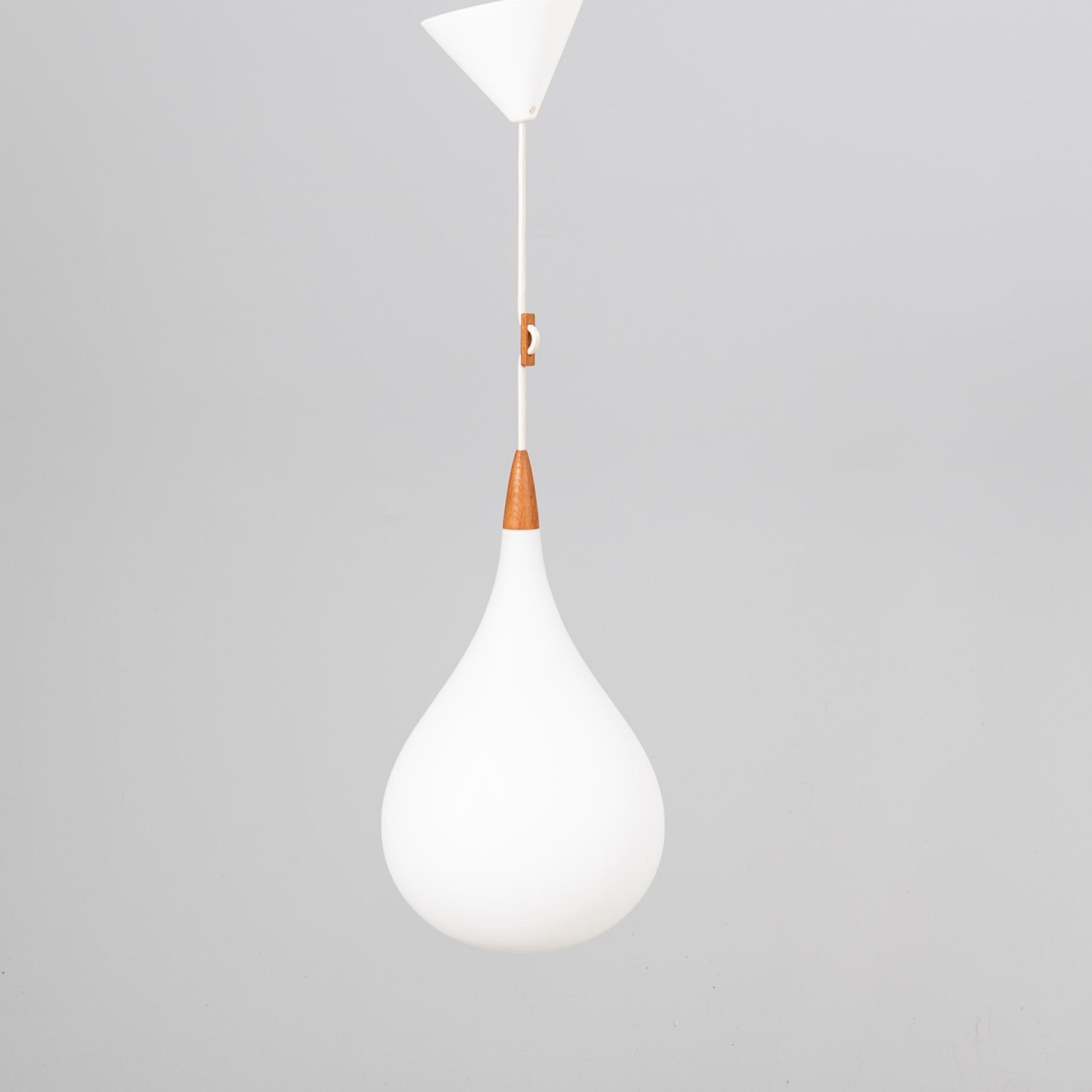 Uno & Östen Kristiansson, taklampa "Droppen" Luxus.