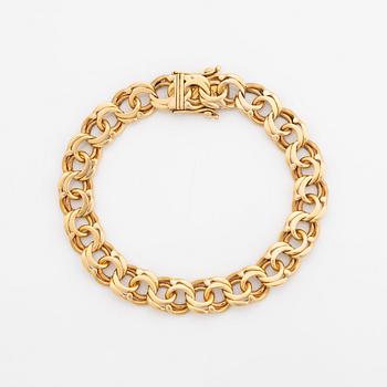 18K gold bracelet.