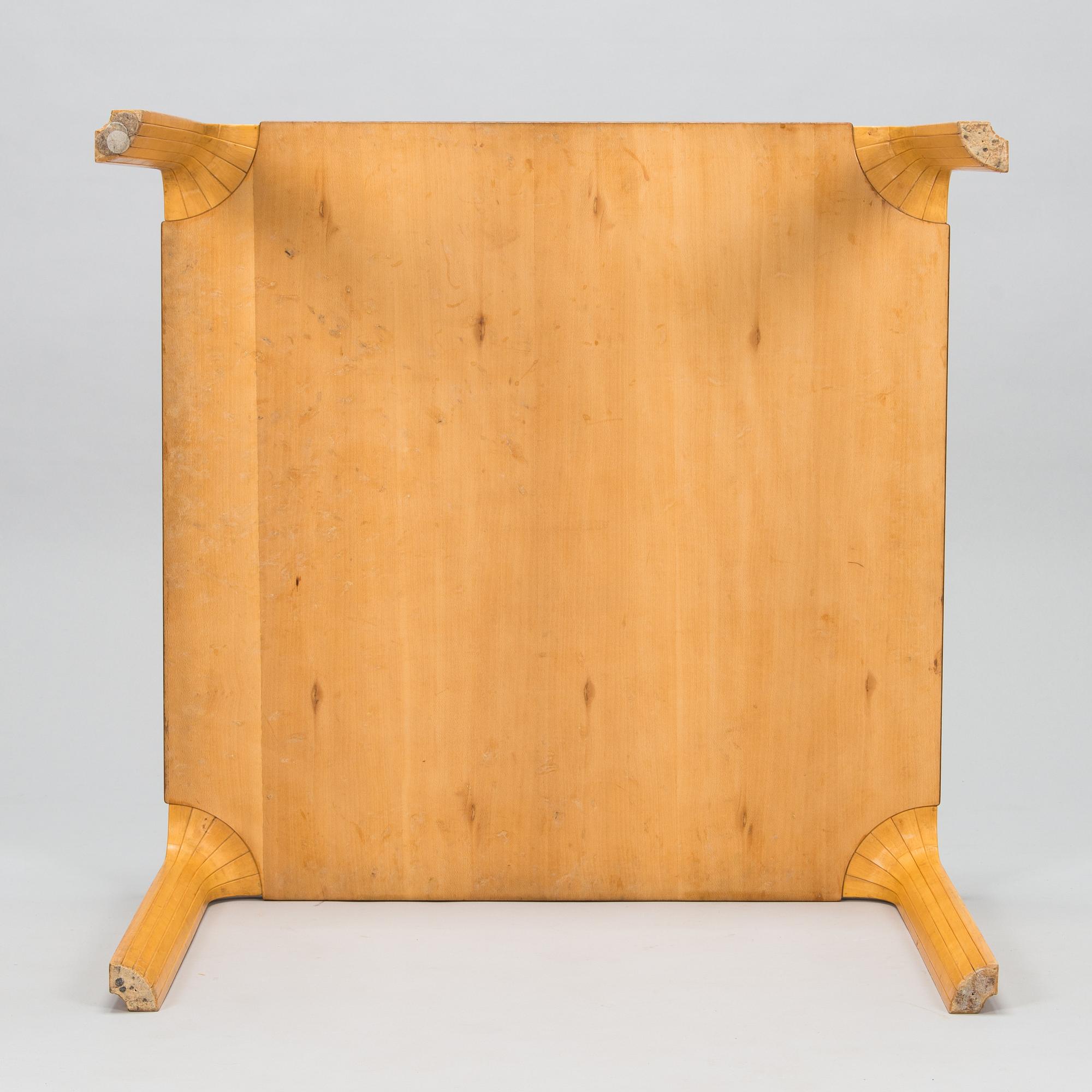 Alvar Aalto, sohvapöytä, MX800 A  O.Y. Huonekalu- ja Rakennustyötehdas A.B. 1950-luku.