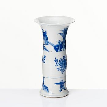 A Chinese blue and white trumpet vase, Qing dynasty, 19th Century.