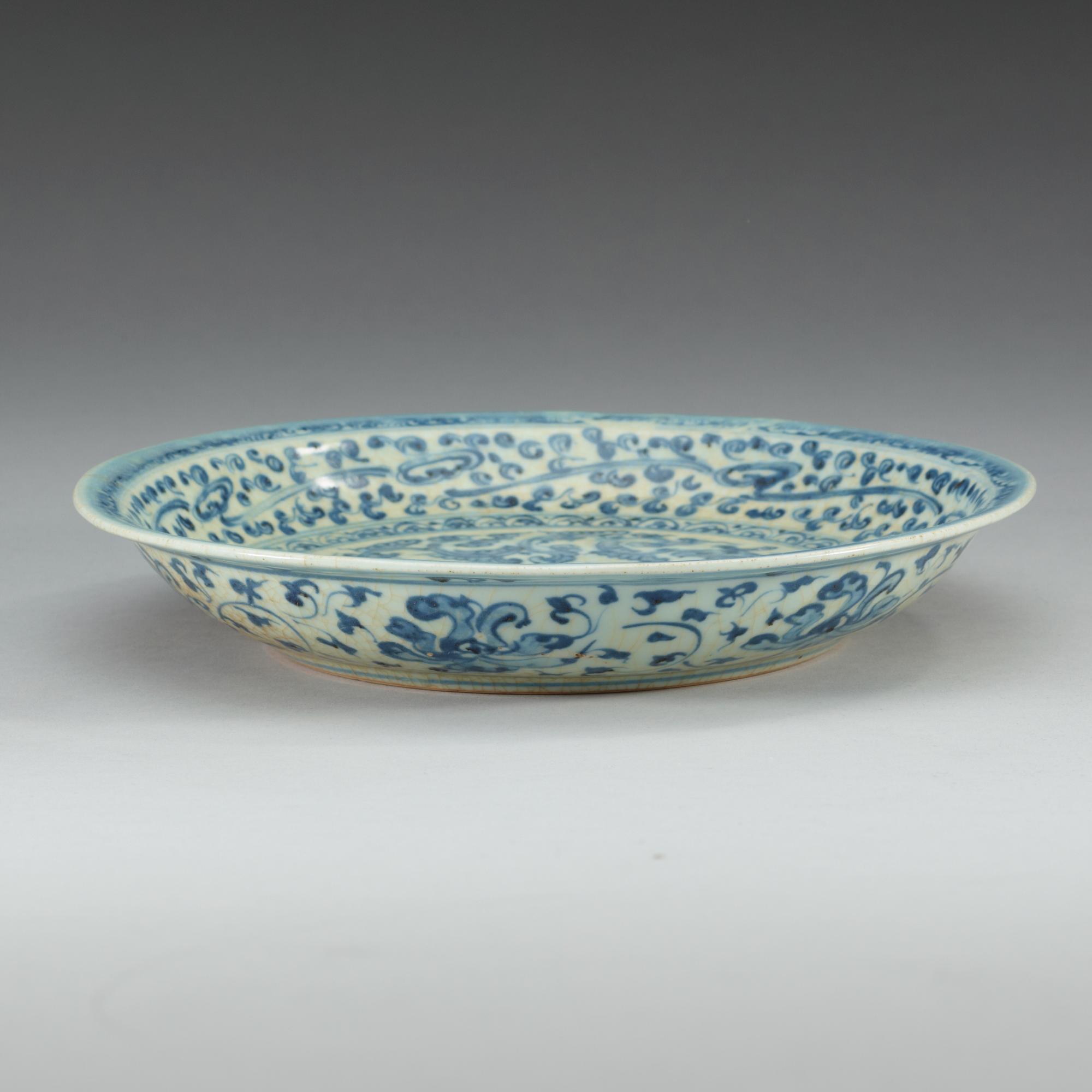FAT, porslin. Ming dynastin, omkring 1500.