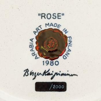 Birger Kaipiainen, vati, keramiikkaa, "Rose", merkitty Arabia Art Made in Finland 1980, ei numeroitu.