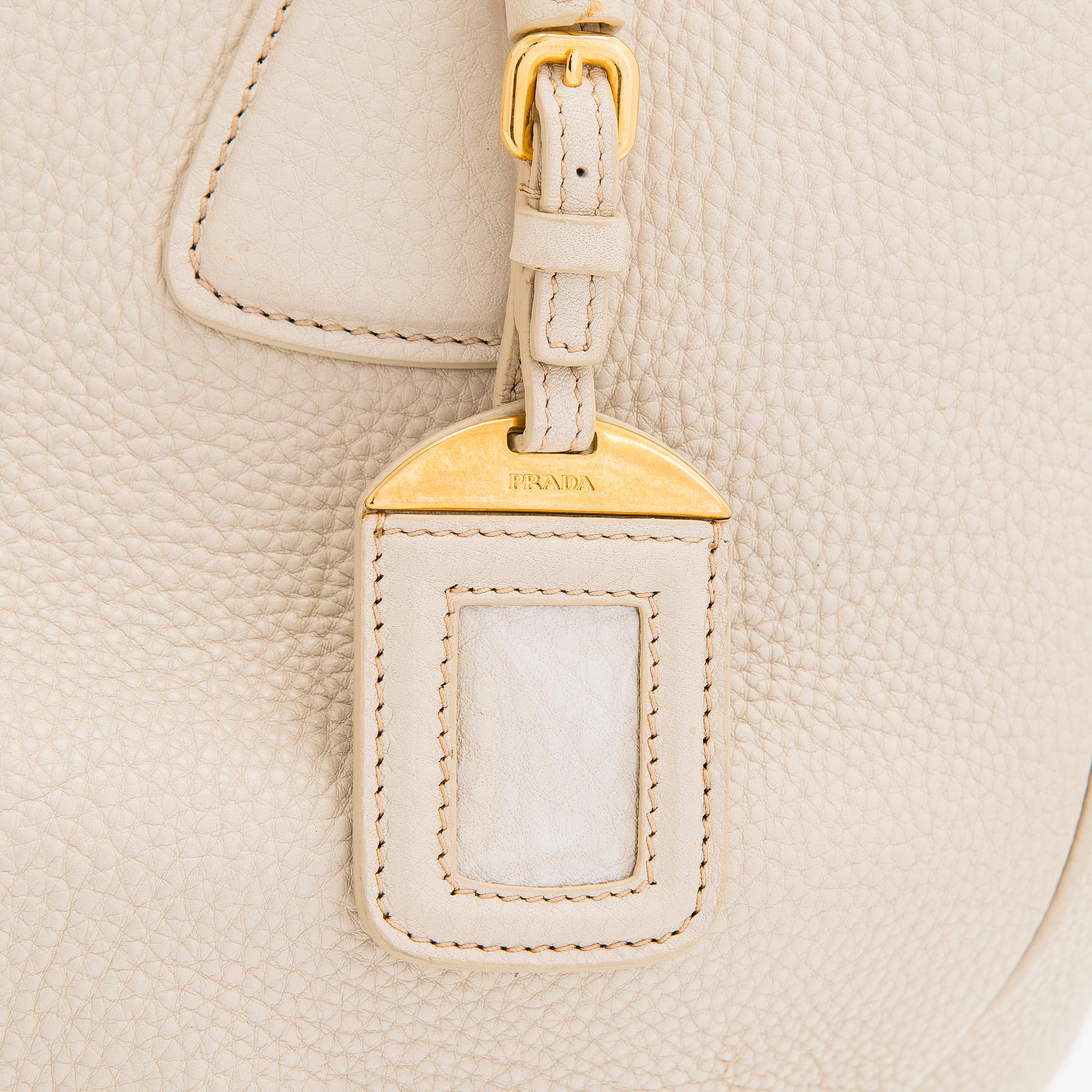 Prada, a 'Vitello Daino Tote' bag.