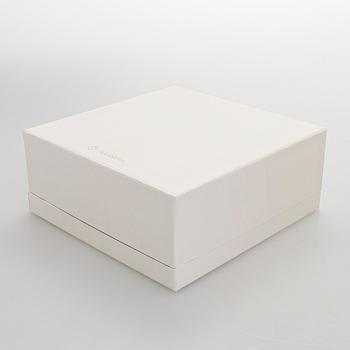 A. Tillander, skål, sterlingsilver och emalj, Åbo 2005.