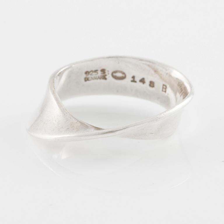 Vivianna Torun Bülow-Hübe, ring "Möbius", sterling silver, for Georg Jensen.