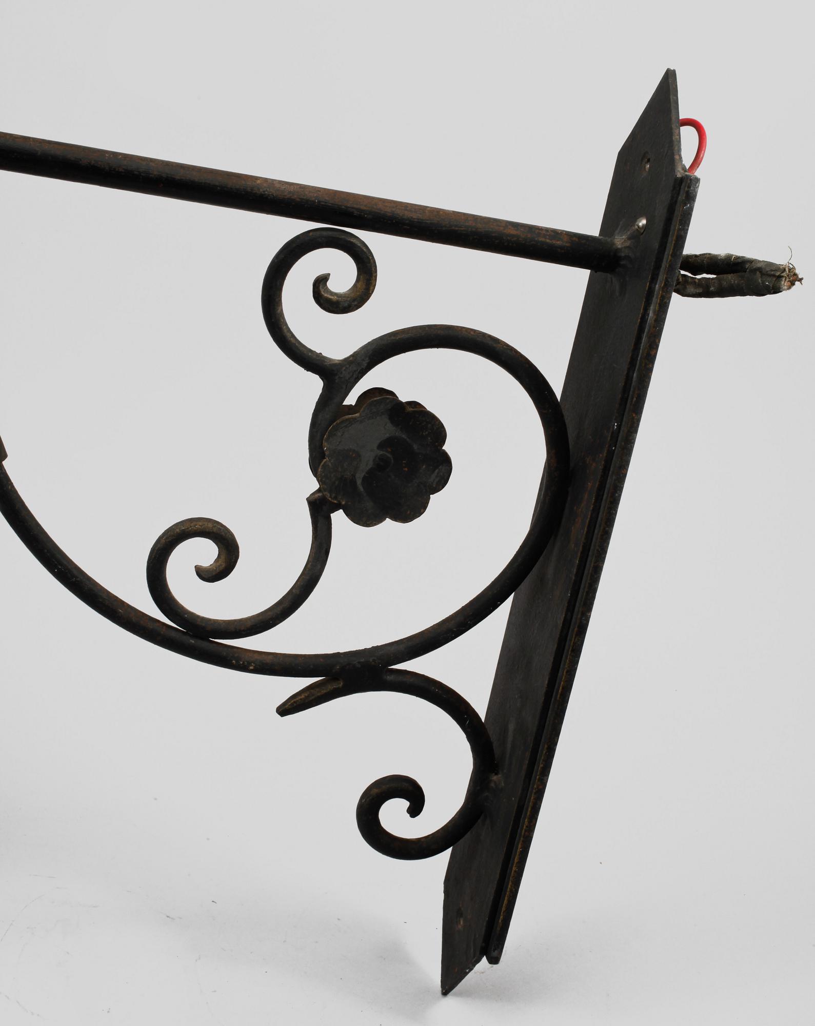 VÄGGLAMPA, 1900-talets första kvartal.