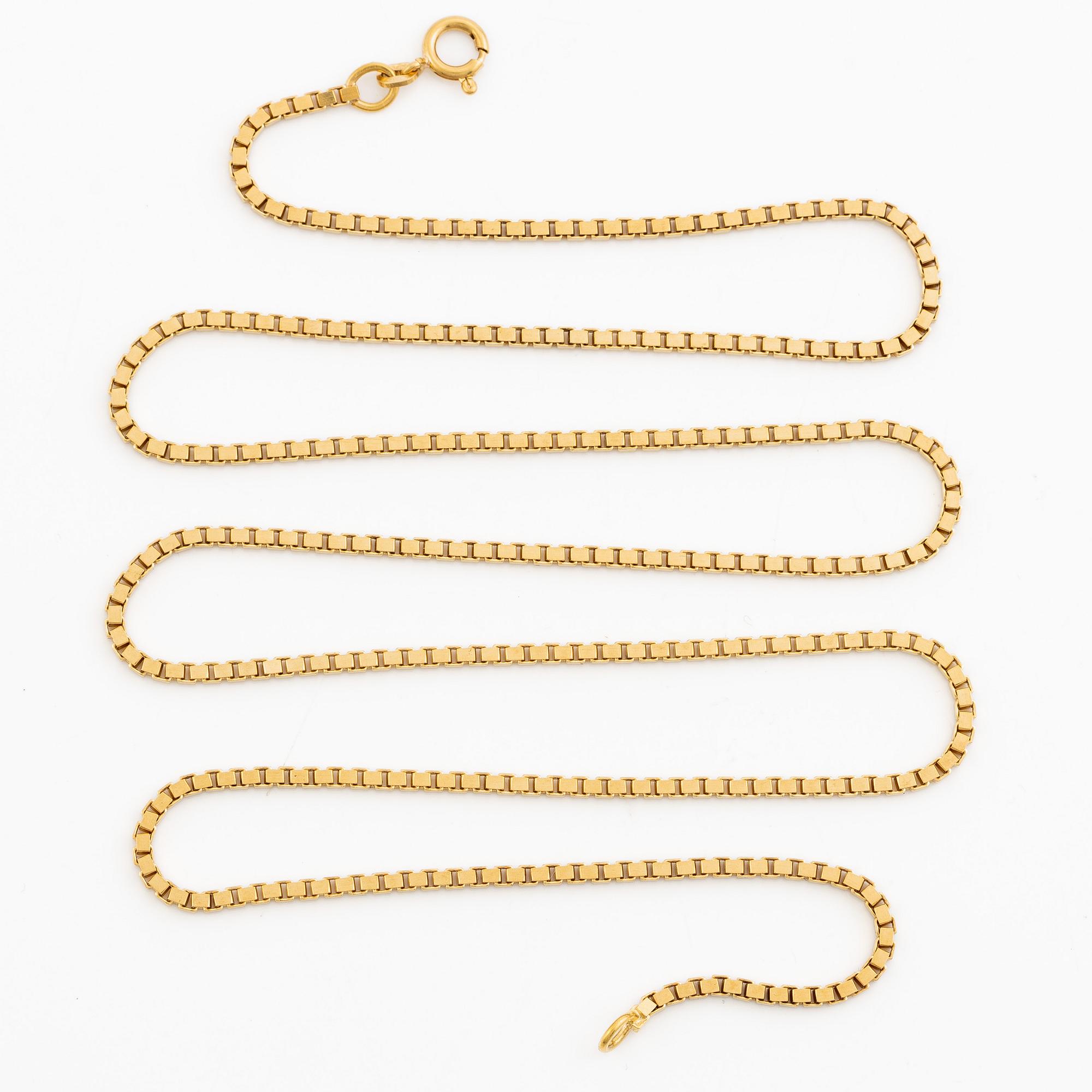 Chain 18K gold.