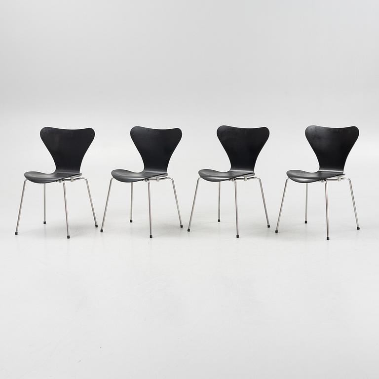 Arne Jacobsen, stolar, 4 st, "Sjuan", Fritz Hansen, Danmark, 2007.