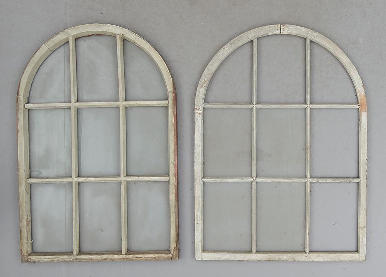 FÖNSTER, 2 st, 1900-talets första hälft.