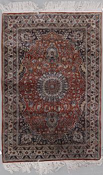 MATTA, Täbris, part silk, old. Ca 180x123 cm.