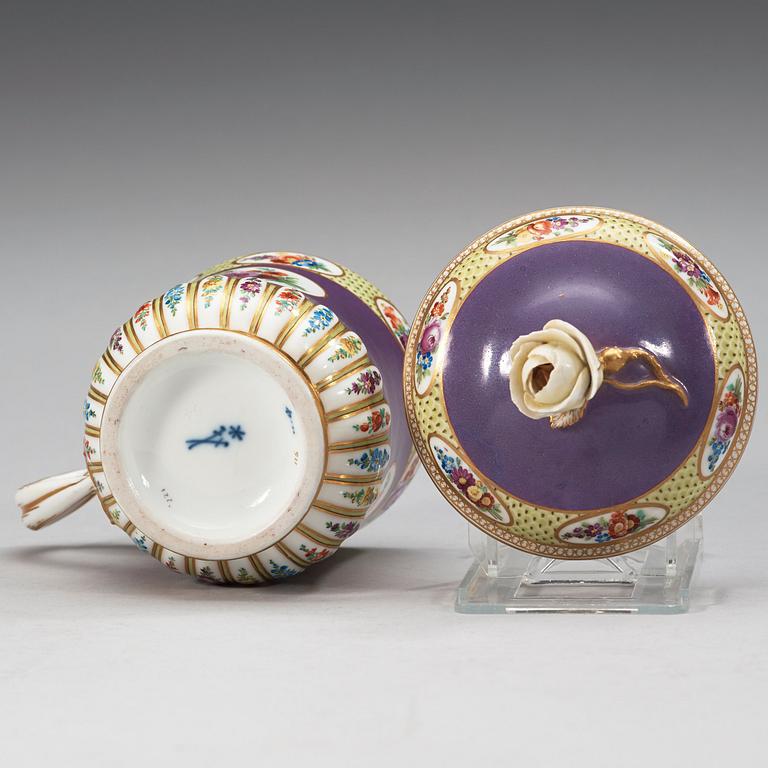 KOPP med LOCK, porslin. Meissen, Marcolini (1774-1814).