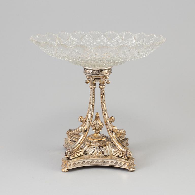 A SILVER AND GLASS PLATE ON STAND, C G Hallberg, Stockholm 1895. Silver weight ca 600 g.