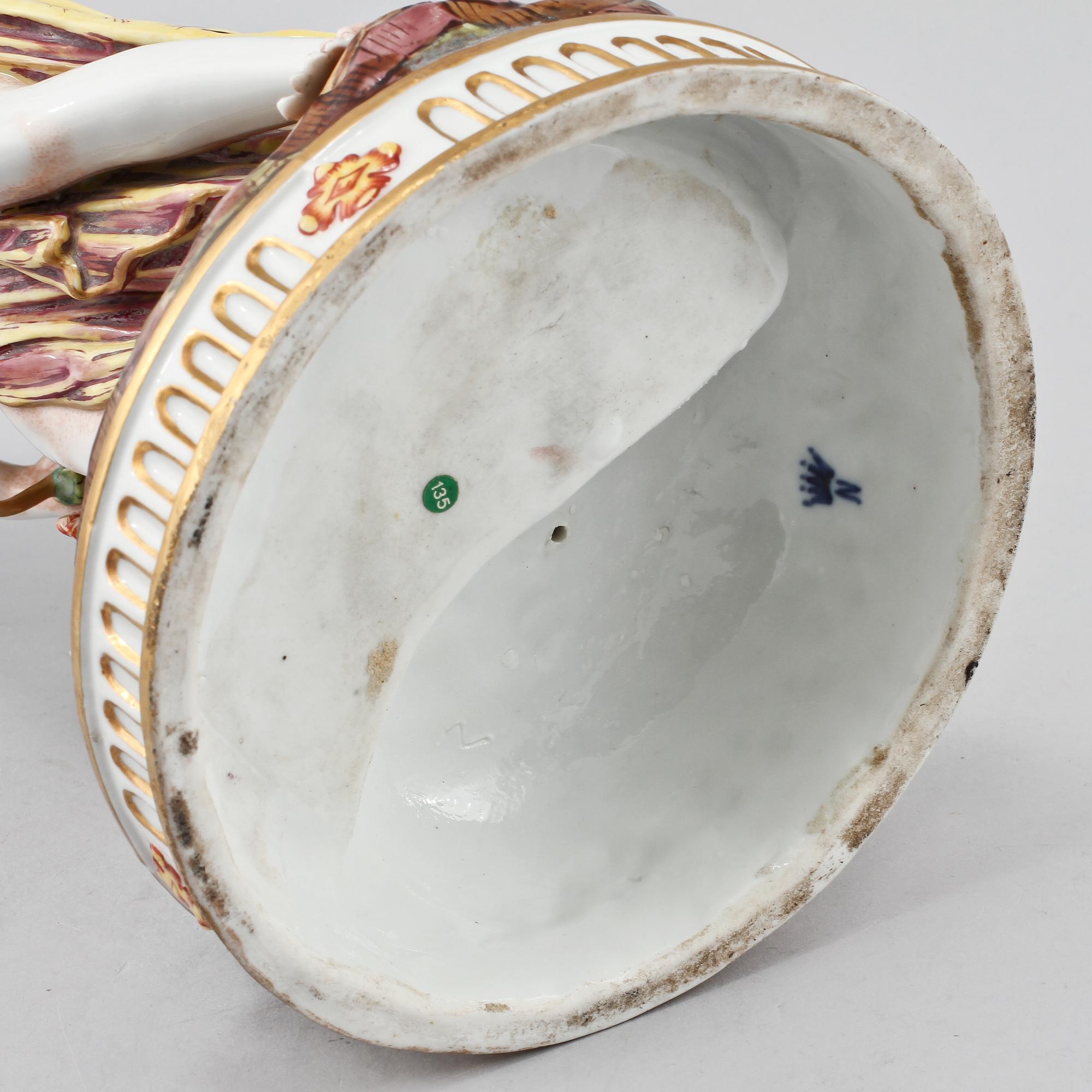 FIGURIN, porslin, Neapelliknande märke, 1900-talets första hälft.