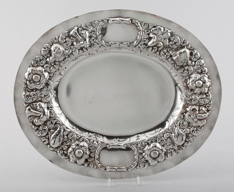 PRESENTERFAT, silver, C G Hallberg, Stockholm 1939. Vikt ca 693 g.