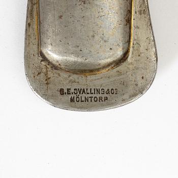 A Swedish artillery saber 1889 pattern with scabbard.