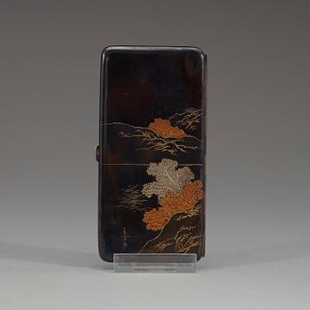 ETUIER, 4 stycken, silver och brons. Japan, 1900-tal.