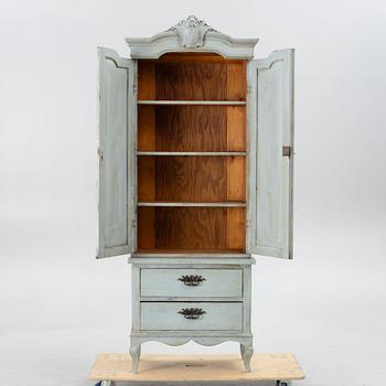A cabinet, early 20th century.