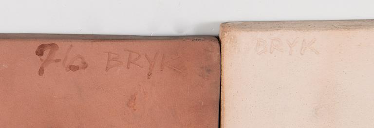RUT BRYK, reliefer, 3 st, stengods, signerad BRYK.