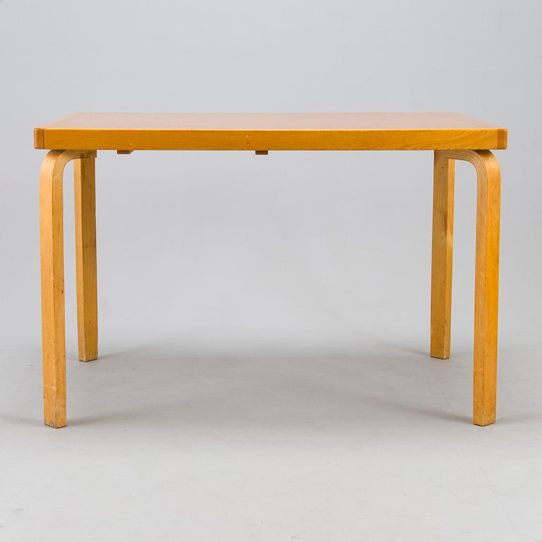 Aino Aalto, a mid-20th century '95 A' dining table for för O.Y. Huonekalu-ja Rakennustyötehdas A.B.