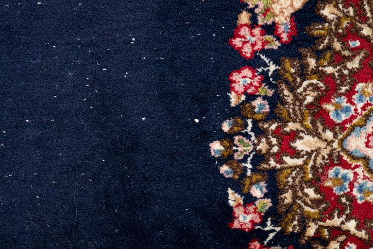 Rug, Kirman, approx. 295 x 222 cm.