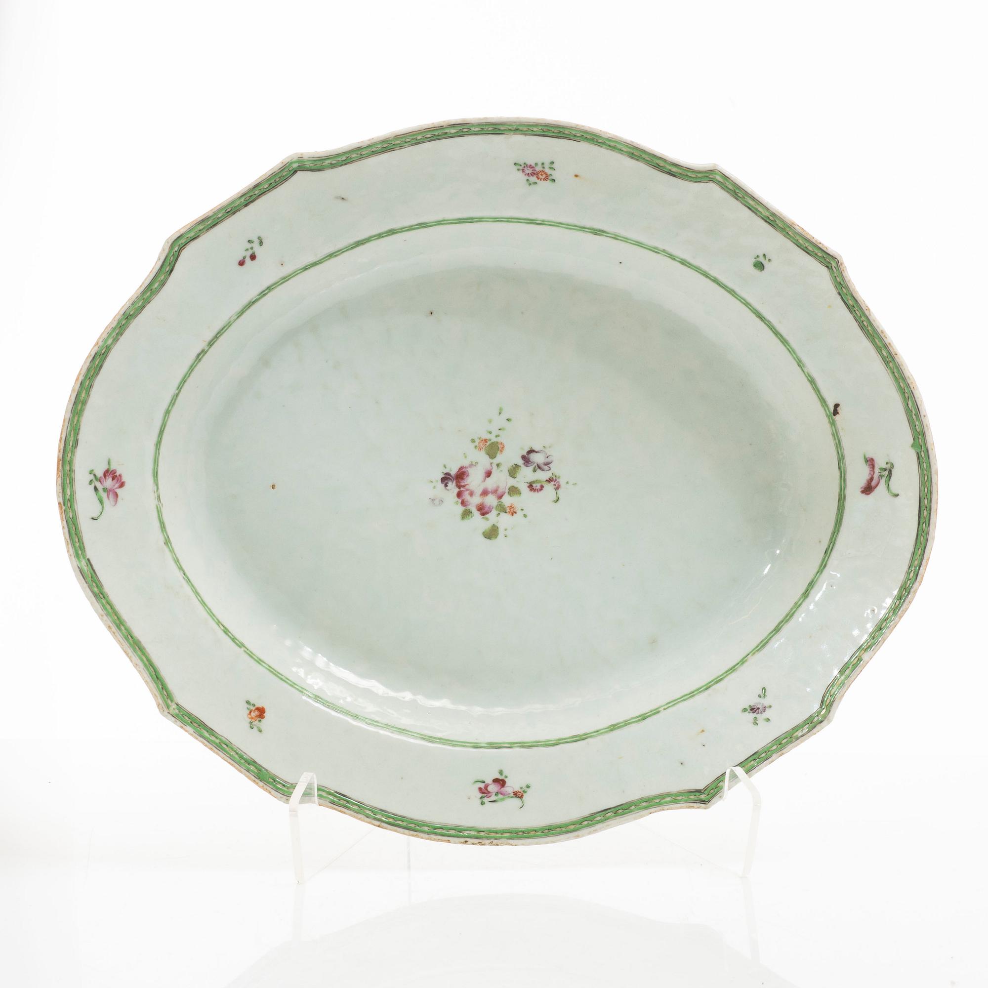 Smörterrin, terrinfat och bålskål, kompaniporslin, Kina, Qingdynastin, 1700-tal.