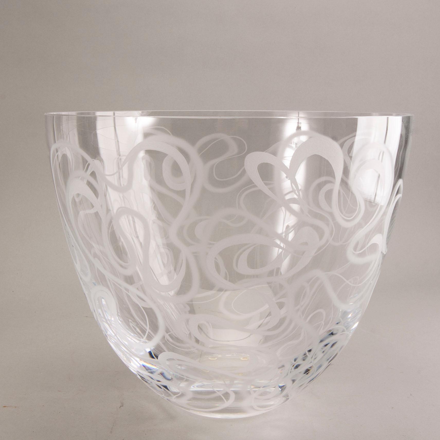 Ingegerd Råman, a signed glass bowl.